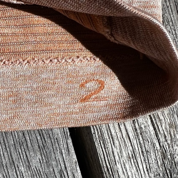 Lululemon size 2 orange top - Picture 3 of 4